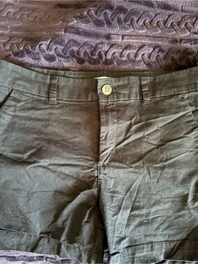 Old Navy Black Everyday Mid-Rise Shorts